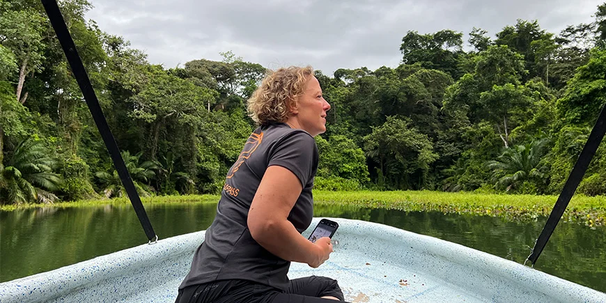 Meike fra TourCompass på Gatún-søen i Panama