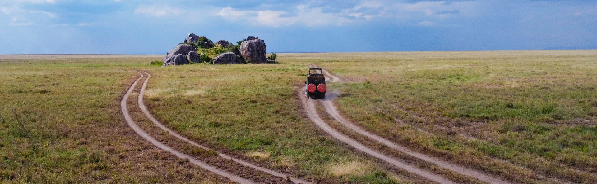 TourCompass Safari jeep på savannen