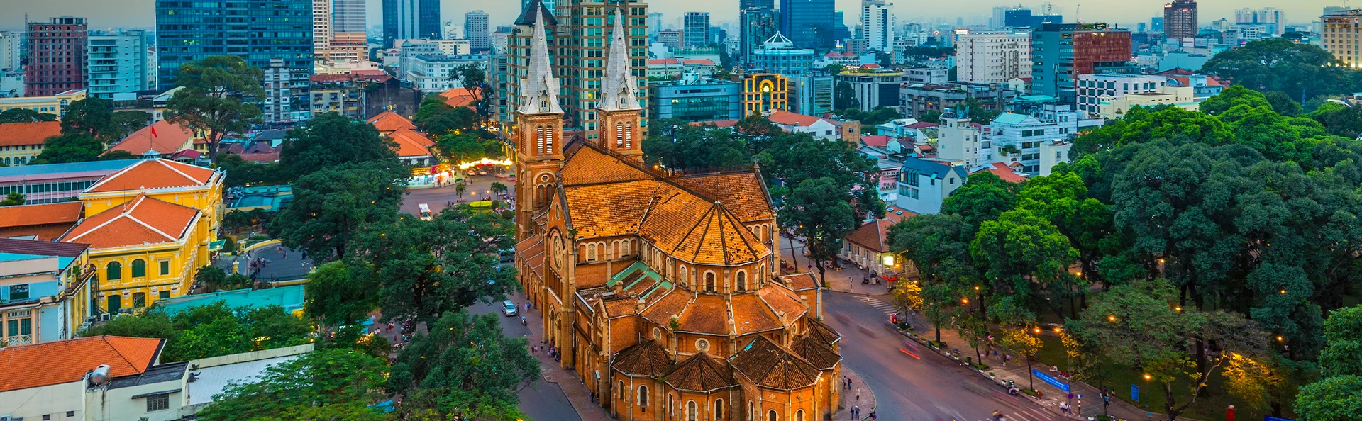 Den røde kirke, Notre Dame Cathedral Basilica of Saigon, i Ho Chi Minh City, Vietnam